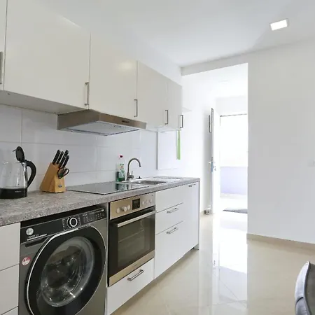 Jozo Apartment *