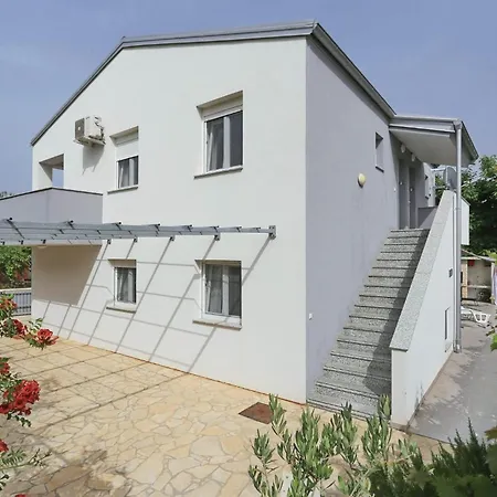 Jozo Apartment