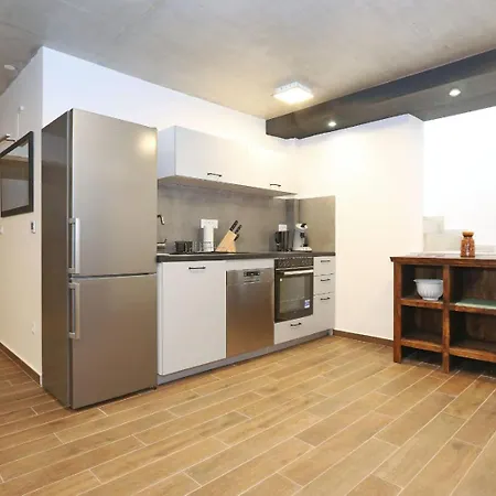 Jozo Apartment