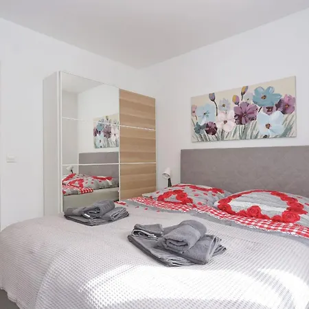 Jozo Apartman Nin